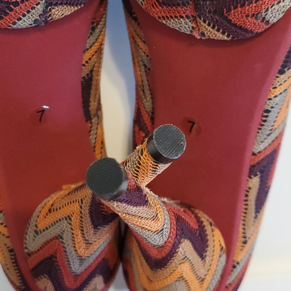 💋 Two Lips Heels - Picture 12 of 13